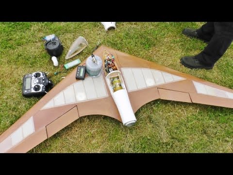 ② RC SCHAPEL SA882 TAILLESS FLYING WING JET JOHN WRIGHT - LMA  ROUGHAM  MODEL AIRCRAFT SHOW - 2015