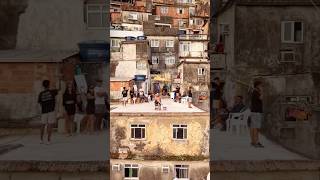 VAMO TOMAR UMA RILDY? 🍺 Até parece que a gente ia ficar de fora da laje mais estourada do país!