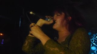 Bleached - Sleepwalking - Live Paris 2016