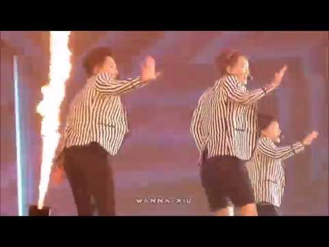 [151010] EXO-Love concert - love me right(xiumin focus)