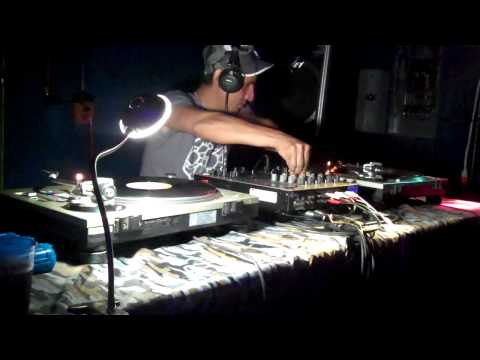 DJ Carlitoz The Maestro spinning breaks. (PART 2)