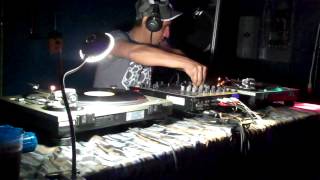 DJ Carlitoz The Maestro spinning breaks. (PART 2)