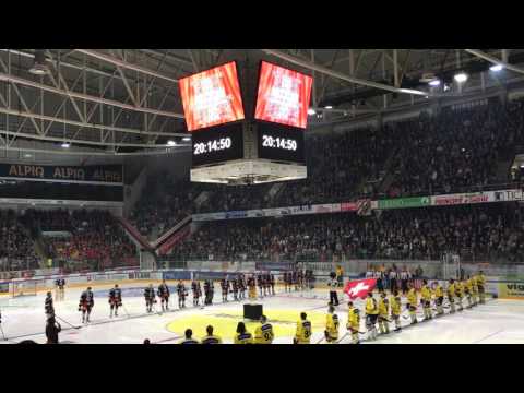 Schweizer Nationalhymne am Hockey Playoff Finale (Spiel 3) HC Lugano vs SC Bern
