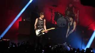 5SOS "Lost Boy" Live at Best Buy Theater in New York 4/22/14
