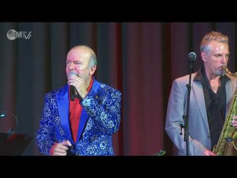 download lagu mp3 mp4 Andy Lee Lang Rockin Christmas, download lagu Andy Lee Lang Rockin Christmas gratis, unduh video klip Andy Lee Lang Rockin Christmas