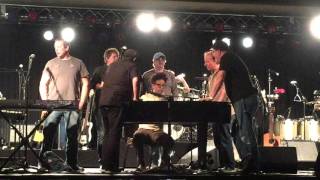 Al Jardine and Brian Wilson's band rehearsing the backing vocals of "Little St Nick"