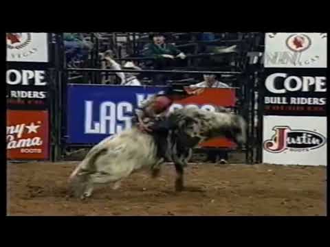 Gilbert Carrillo vs Turn the Page - 00 PBR Worcester (84 pts)