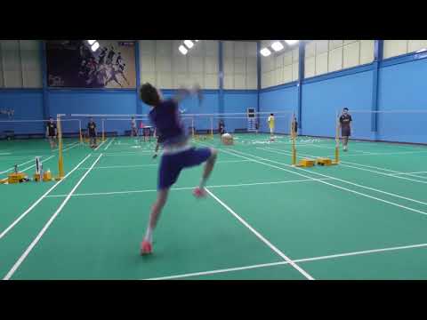 Merkle vs Korikat joueur du centre national thaï