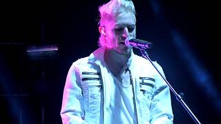 Walk The Moon &quot;Different Colors&quot; (Live in New Orleans 12-31-2017)