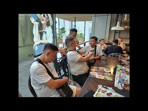 09112023 Cervejas tailandesas e almoço no restaurante tailandês mais badalado do Central World Mall