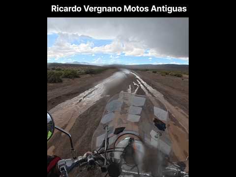 Nos agarro la lluvia, cruzamos ríos, vados de arena, caminos de montaña y seguimos disfrutando