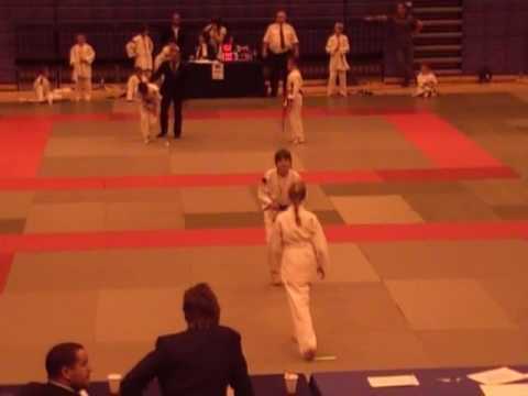 Laura winning with uchimata at Neil Adams Classic, Meadowbank, Edinburgh
