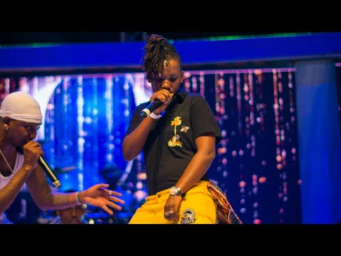 Miuno ya Chemical na Msami jukwaani ni Motooo