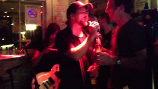 Eddie Vedder - The Weight (in a Karaoke night)