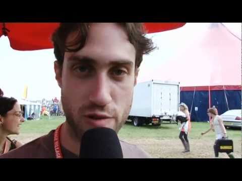 Beardyman vs the rain at Glastonbury 2009