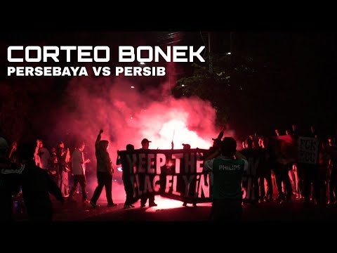 Corteo Bonek Persebaya vs Persib, Suasana di Luar Stadion GBT sebelum kick off
