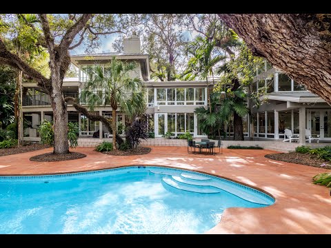 The Jills Zeder Group presents 5355 Hammock Dr