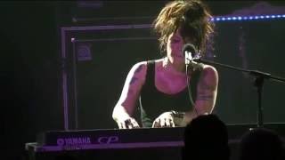 Beth Hart - Take It Easy On Me (Live Acoustic)