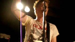 The Longnecks - Listen up Suzy (into only) The Living End