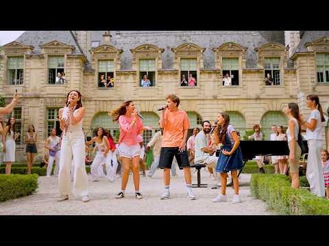 BTS \NORMAL\ Amazing Flashmob in Paris! 😮