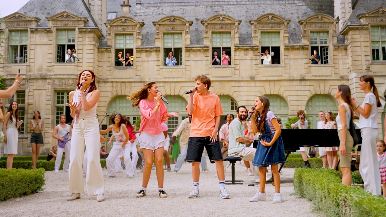 BTS "NORMAL" Amazing Flashmob in Paris!