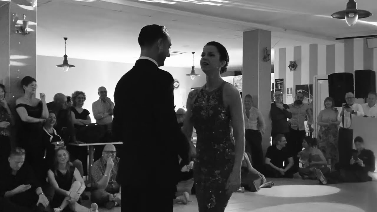 Fausto Carpino y Stephanie Fesnau -" Nochero Soy" - Orquesta Osvaldo Pugliese