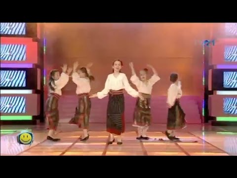 Catinca Popa - Hora din Moldova (cover Nelly Ciobanu, la Televiziunea copiilor)