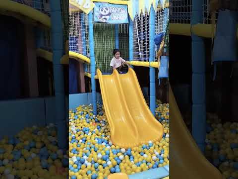 Keseruan mandi bola ala Tasya & shareena 🥰🥰🥰 #mandibola #anakanak