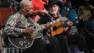 B.B.King feat. Willie Nelson - Night life