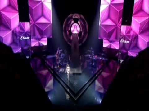 Boy George ft Mark Ronson LIVE - Défilé Etam Lingerie 2011