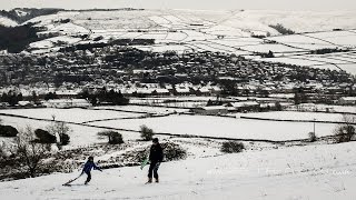 preview picture of video 'Sledging in the snowy hills of West Yorskhire.'