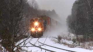 preview picture of video 'XMAS! CP 8957 at Martinville (23DEC2012)'