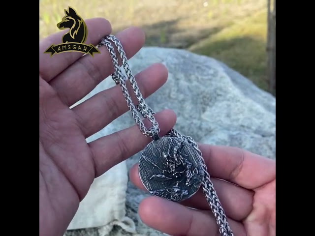 Vídeo relacionado con GAUEIOUR Collar con amuleto protector para fans de Dean, collar con máscara Winchester en bronce antiguo de aleación para mujer y hombre