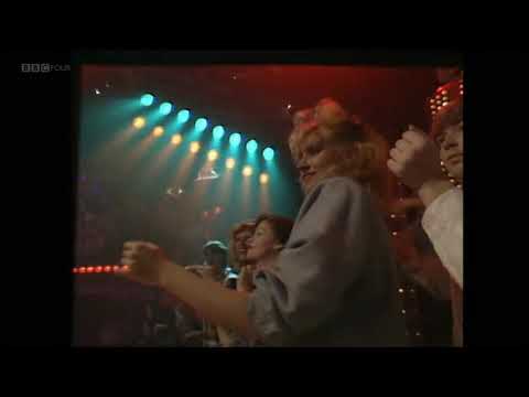 Pat Benatar - Love Is A Battlefield (Playout)