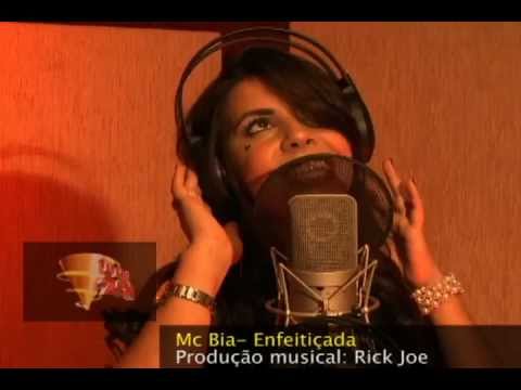 FURACÃO 2000 ESTÚDIOS: MC BIA- ENFEITIÇADA