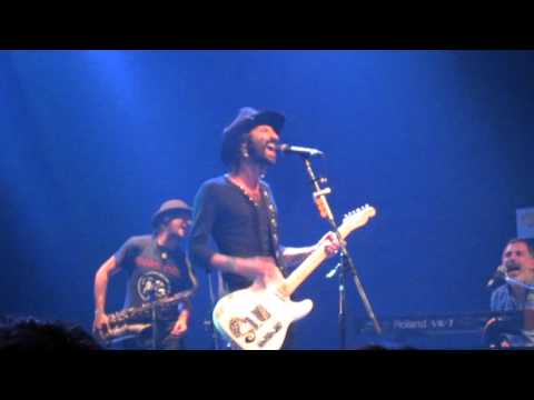 Leiva - Buscando un simbolo de paz