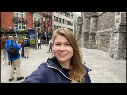 Vicka is busking in Ireland ✨🎙️