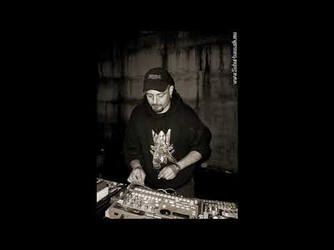 Suburbass - Live Czechtek 2003 Metek Ubiq Cabaret Sound Systems