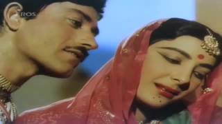 Holi Aayi Re Kanhai: By Lata, Shamshad - Mother - YouTube