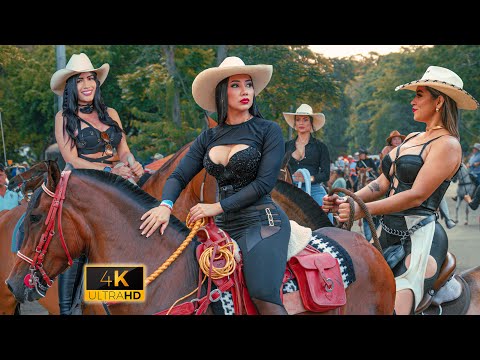 Gran CABALGATA de Fin de Año en COLOMBIA 😍 Tuluá - Valle 2023