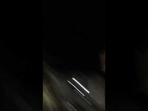 snimak milice kako peva na francuskom dok kamera snima poput tik tok videa