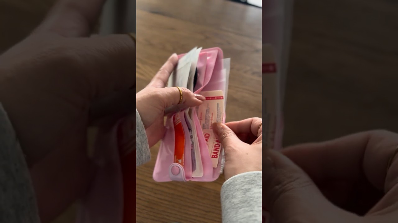 旅行準備。お菓子袋作るASMR。この一袋が大活躍するから侮れない。#asmr #shortvideo #お菓子#生活音 #育児