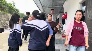 Cả làng đến nhà ăn cỗ khảo đẻ con trai