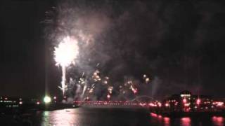 preview picture of video 'Stockton on Tees Infinity Bridge Opening Fireworks Clip 8 grand finale'