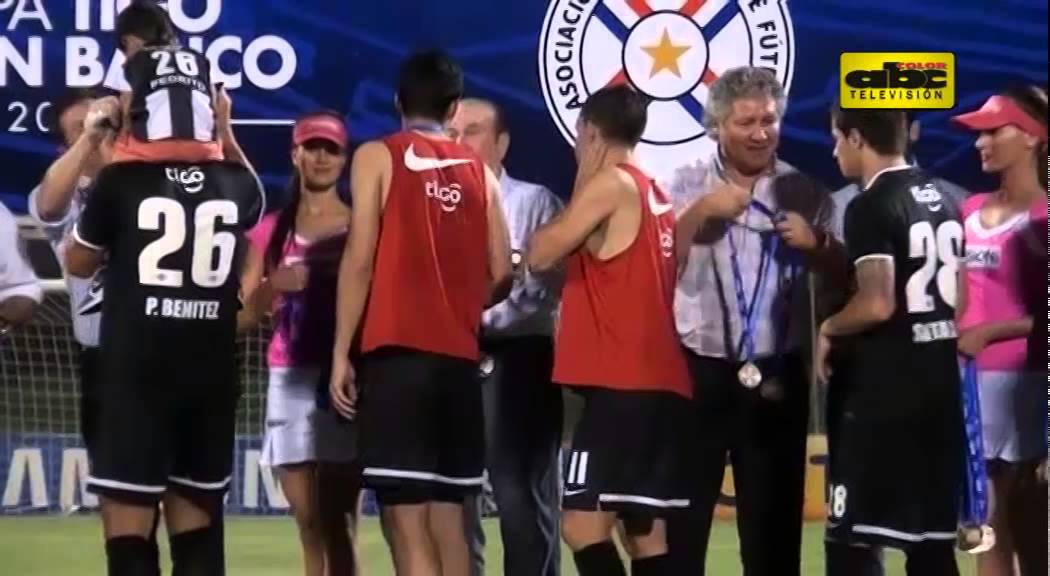 La celebración de Libertad, bicampeón del fútbol paraguayo 2014