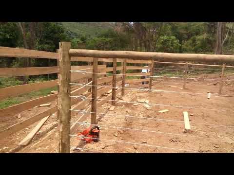 Corral pequeno de arame liso