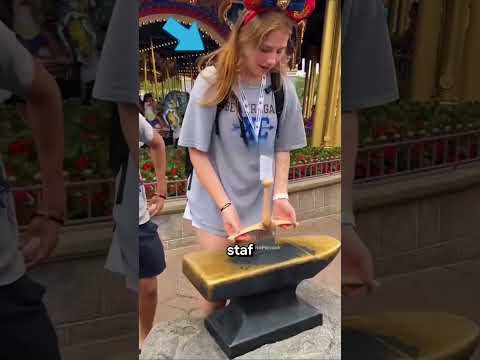 Rahasia Curang di Balik Pedang Batu Disneyland #shorts #faktaunik #swordinthestonedisney