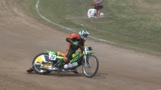 preview picture of video 'Julien CAYRE - grass track 500 cc - manche 1 - Marmande - 14 juillet 2013'