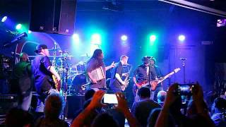 Kelly Bell Band performs 'You Can't Judge A Book By Looking At The Cover'