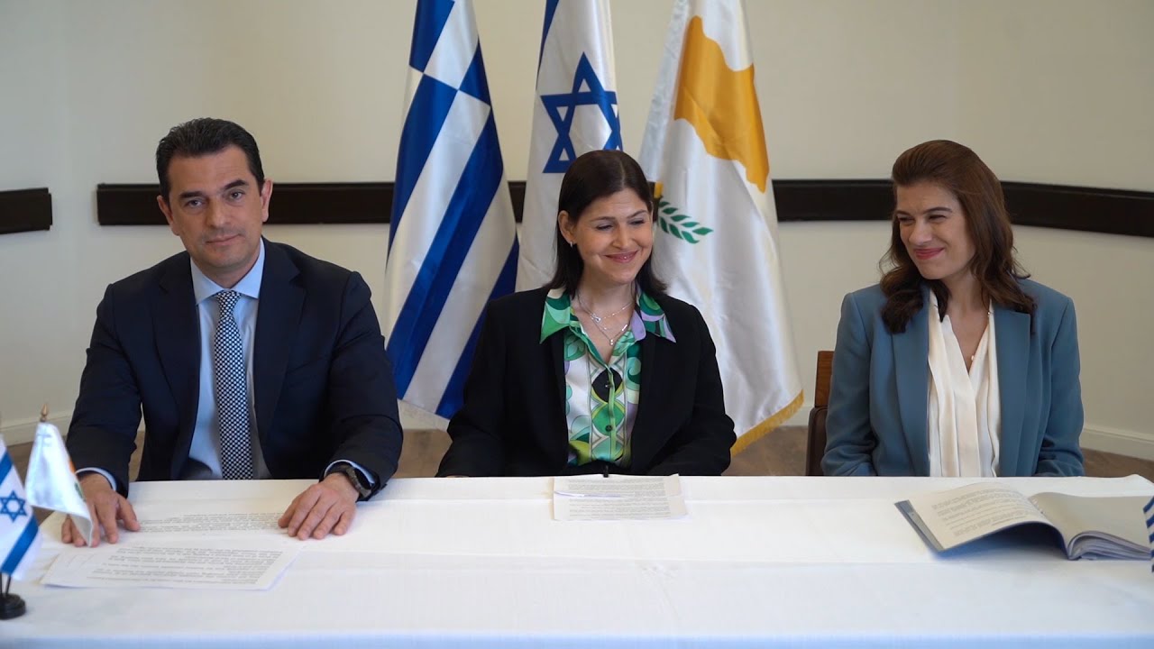 «Επιταχύνουμε και εμβαθύνουμε τη στρατηγική ενεργειακή συνεργασία με την Κύπρο και το Ισραήλ»